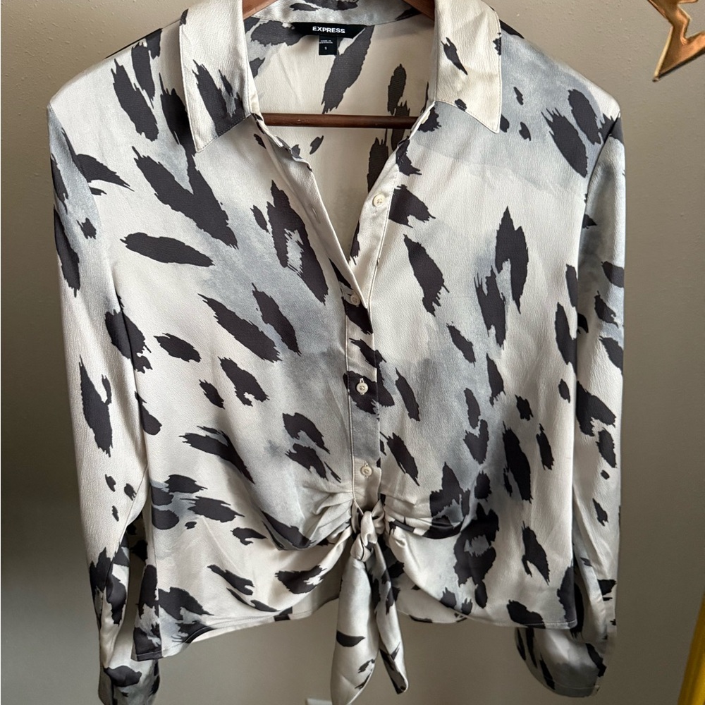 Express Abstract Print Tie Front Blouse Black White Button Front Small Career